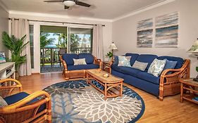 Molokai Island Retreat With Beautiful Ocean Views And Pool - Newly Remodeled!